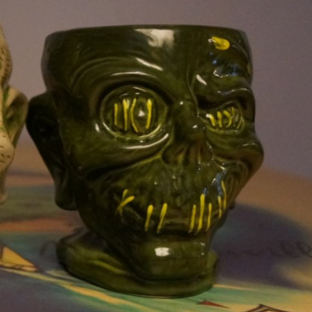 Trader Sam's Zombie Head Glass